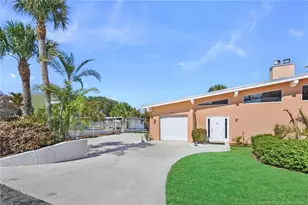 2228 NE Center Cir, Jensen Beach, FL 34957 - Photo 4