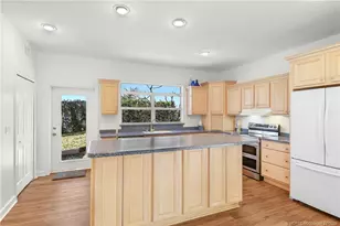 2228 NE Center Cir, Jensen Beach, FL 34957 - Photo 20