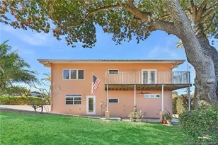 2228 NE Center Cir, Jensen Beach, FL 34957 - Photo 6