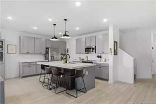 649 NE Waters Edge Ln, Port Saint Lucie, FL 34983 - Photo 6