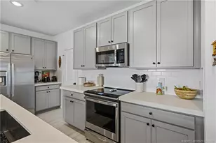 649 NE Waters Edge Ln, Port Saint Lucie, FL 34983 - Photo 8