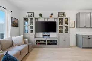 649 NE Waters Edge Ln, Port Saint Lucie, FL 34983 - Photo 10