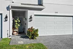 649 NE Waters Edge Ln, Port Saint Lucie, FL 34983 - Photo 2