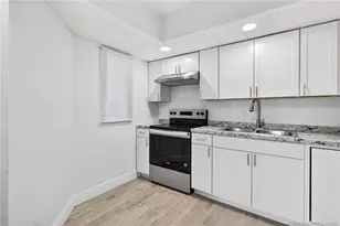 1564 SE Royal Green Cir, Port Saint Lucie, FL 34952 - Photo 8