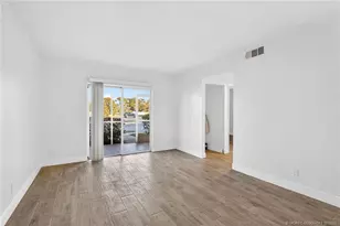 1564 SE Royal Green Cir, Port Saint Lucie, FL 34952 - Photo 10