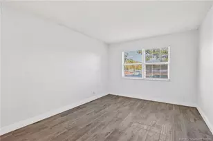 1564 SE Royal Green Cir, Port Saint Lucie, FL 34952 - Photo 12