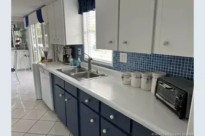 6387 Elm Lane, Lantana, FL 33462 - Photo 10