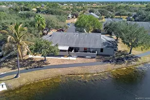 3986 NW Cinnamon Tree Cir, Jensen Beach, FL 34957 - Photo 2