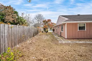 981 SE Lansdowne Ave, Port Saint Lucie, FL 34983 - Photo 32