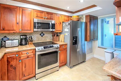 4680 NE Sandpebble Trace #305, Stuart, FL 34996 - Photo 10