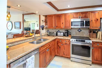 4680 NE Sandpebble Trace #305, Stuart, FL 34996 - Photo 10