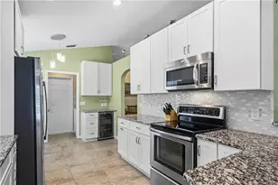 820 NW Waterlily Pl, Jensen Beach, FL 34957 - Photo 16