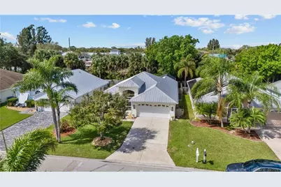 820 NW Waterlily Place, Jensen Beach, FL 34957 - Photo 4