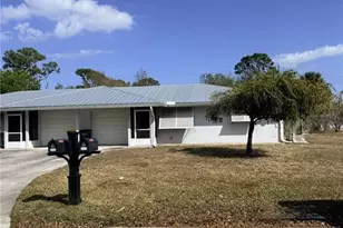 2417 NW Holiday Ct, Stuart, FL 34994 - Photo 2