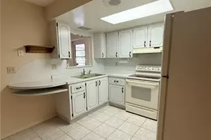 2417 NW Holiday Ct, Stuart, FL 34994 - Photo 8