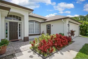 2097 SE Dranson Cir, Port Saint Lucie, FL 34952 - Photo 2