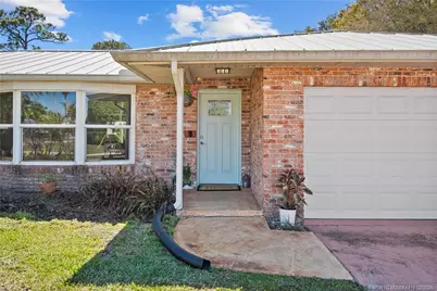 803 NW Spruce Ridge Drive, Stuart, FL 34994 - Photo 10