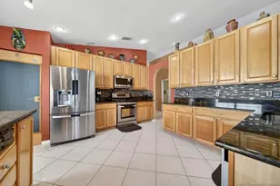 1106 SE Westminster Pl, Stuart, FL 34997 - Photo 10