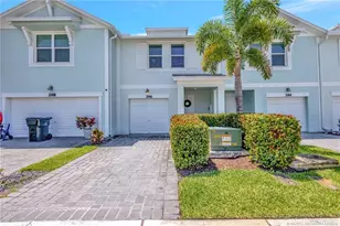 396 SE Sea Hunt Wy, Stuart, FL 34994 - Photo 2