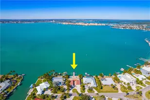 1811 Bayshore Dr, Fort Pierce, FL 34949 - Photo 10