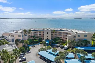 5800 NE Island Cove Way, Stuart, FL 34996 - Photo 2