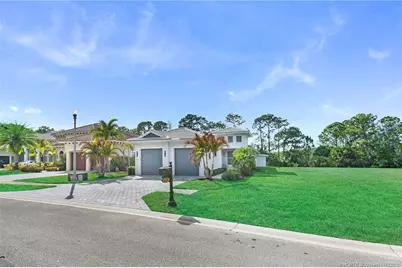 279 SE Via Bisento, Port Saint Lucie, FL 34952 - Photo 4