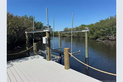 279 SE Via Bisento, Port Saint Lucie, FL 34952 - Photo 1