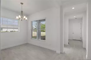 279 SE Via Bisento, Port Saint Lucie, FL 34952 - Photo 10