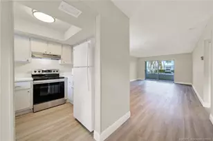 2950 SE Ocean Blvd, Stuart, FL 34996 - Photo 10