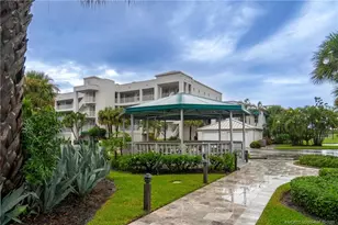 184 NE Edgewater Dr, Stuart, FL 34996 - Photo 2