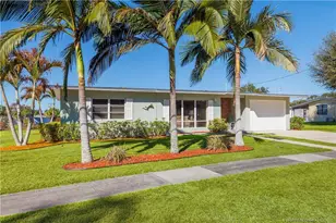 2814 SE Treasure Island Rd, Port Saint Lucie, FL 34952 - Photo 2