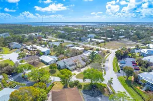 973 NW Spruce Ridge Dr, Stuart, FL 34994 - Photo 2