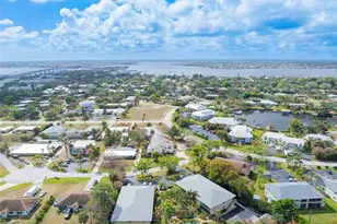 973 NW Spruce Ridge Dr, Stuart, FL 34994 - Photo 30