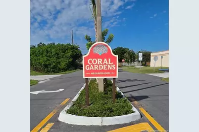 2602 SE Jackson Street, Stuart, FL 34997 - Photo 2