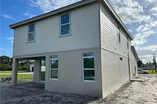 299 SE Via Sangro, Port Saint Lucie, FL 34952 - Photo 4