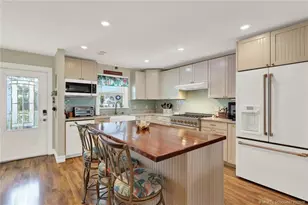 84 Aqua Ra Dr, Jensen Beach, FL 34957 - Photo 10