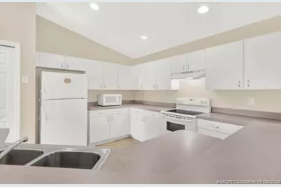 2361 SE Mariposa Avenue, Port Saint Lucie, FL 34952 - Photo 10