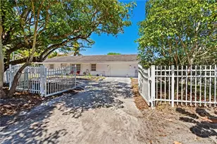 1309 SE 8th St, Stuart, FL 34996 - Photo 1