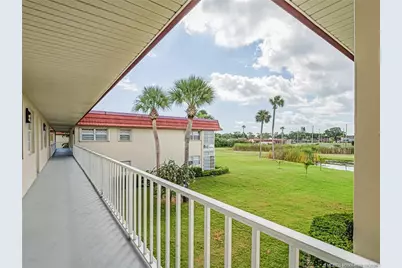 98 Spring Lake Drive #205, Vero Beach, FL 32962 - Photo 2