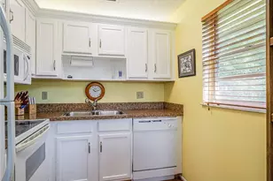 98 Spring Lake Dr, Vero Beach, FL 32962 - Photo 10