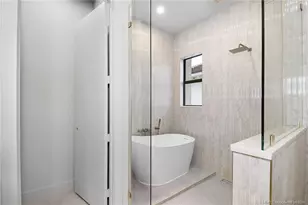 207 SE Via Bisento, Port Saint Lucie, FL 34952 - Photo 16