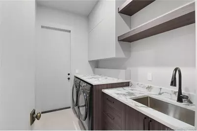 207 SE Via Bisento, Port Saint Lucie, FL 34952 - Photo 6