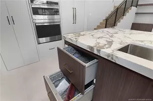 207 SE Via Bisento, Port Saint Lucie, FL 34952 - Photo 32