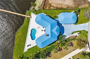 2318 NW Bay Colony Ct, Stuart, FL 34994 - Photo 2