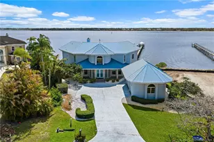 2318 NW Bay Colony Ct, Stuart, FL 34994 - Photo 1