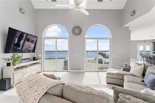 2318 NW Bay Colony Ct, Stuart, FL 34994 - Photo 10