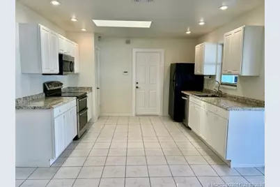 921 SW Cairo Avenue, Port Saint Lucie, FL 34953 - Photo 6
