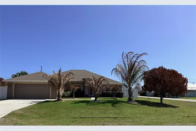 2802 SE Buccaneer Circle, Port Saint Lucie, FL 34952 - Photo 1
