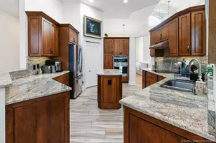 84 SW Hatteras Ct, Palm City, FL 34990 - Photo 20