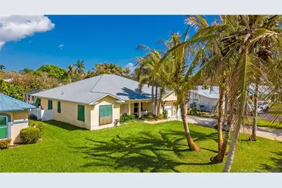 510 SW South Carolina Drive, Stuart, FL 34994 - Photo 2